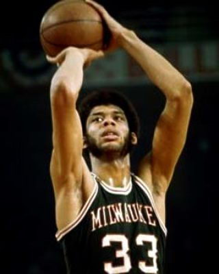 小蜜蜂主帅：尊重维萨的选择；这个夏窗球队转会工作不理想（小蜜蜂主帅：理解维萨决定，坦言今夏引援不尽如人意）