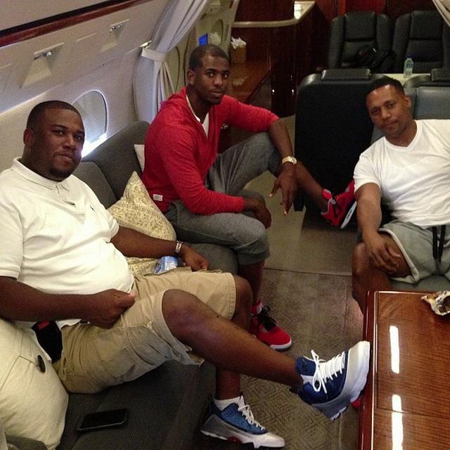 马卡：小西蒙尼如今表现出色，离不开梅西对他的明智建议（马卡：小西蒙尼近期状态火热，梅西的点拨功不可没）