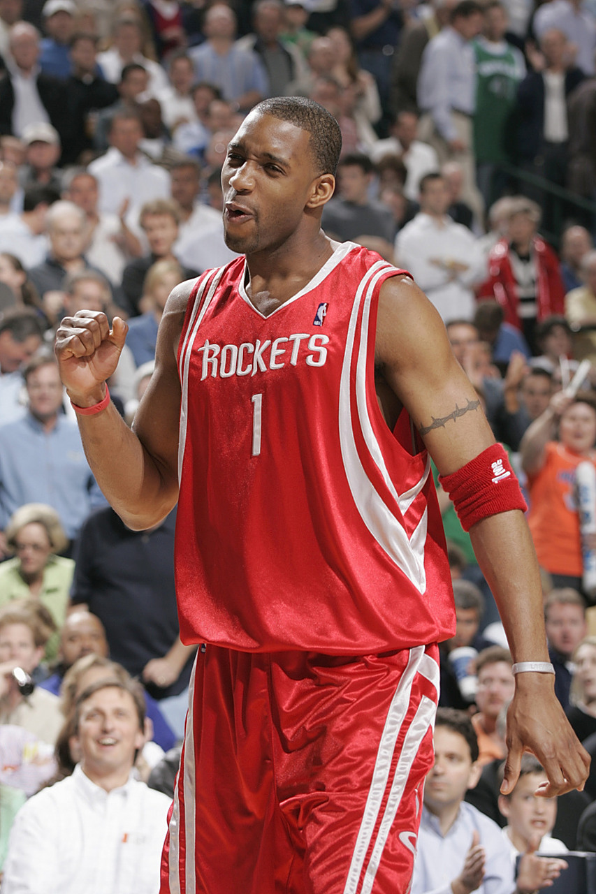 莫斯克拉在对阵小蜜蜂的比赛中伤退，阿森纳后防3人受伤（对阵小蜜蜂莫斯克拉伤退，阿森纳后防三将受伤）