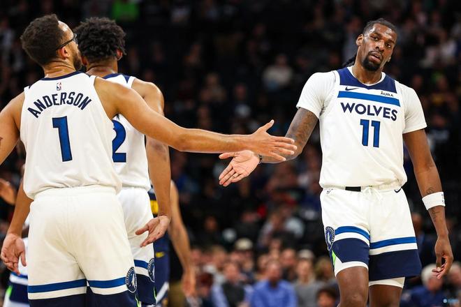 CBA比赛精彩瞬间：深圳队绝杀广东,（CBA高光时刻：深圳压哨绝杀广东）