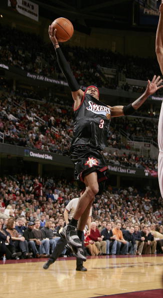 每体：巴萨让马丁替换德容出席发布会，以肯定前者的出色表现（每体：巴萨安排马丁顶替德容出席发布会，以示对其出色发挥的肯定）