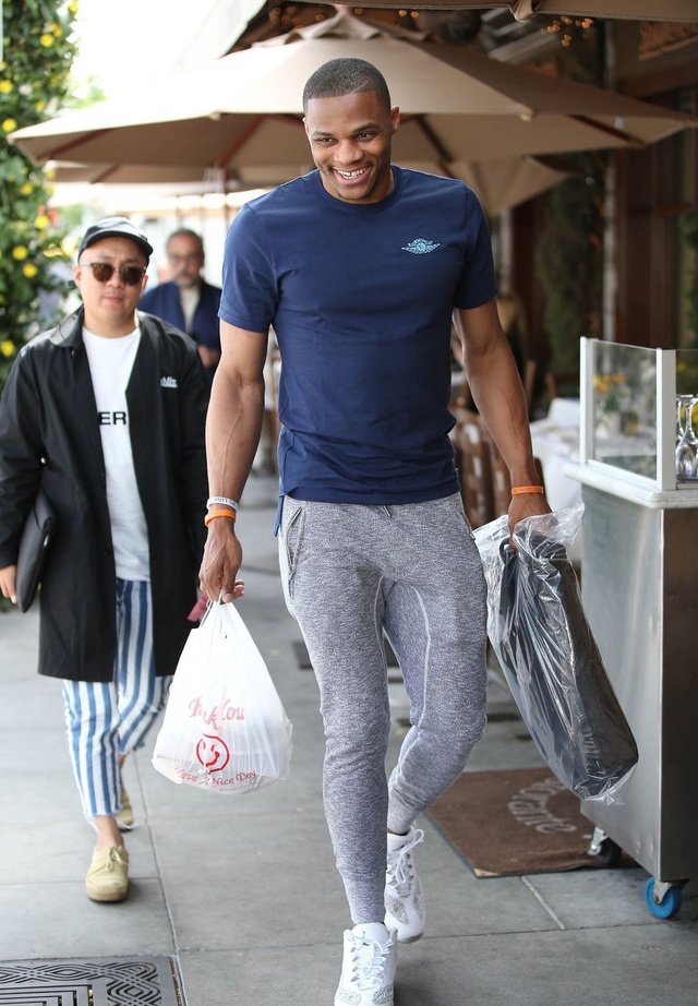 斯帕莱蒂：伊尔迪兹续约不归我管；若国家队需要愿意提供帮助（斯帕莱蒂：伊尔迪兹续约与我无关，国家队若有需要我愿提供协助）