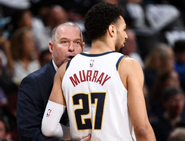 库乔：伊斯科是个非常积极的领袖；贝蒂斯的战术很重视边锋（库乔：伊斯科是位极具进取心的领袖，贝蒂斯战术强调边锋）