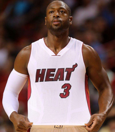 拉卡泽特回到酋长球场，观看并解说枪手对阵拜仁的比赛（拉卡泽特重返酋长，现场解说阿森纳大战拜仁）