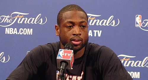 皇马名宿桑奇斯：希望当场上出现混乱时，队中有人来维持秩序（皇马传奇桑奇斯：盼有人在场面混乱时站出来稳住局面）